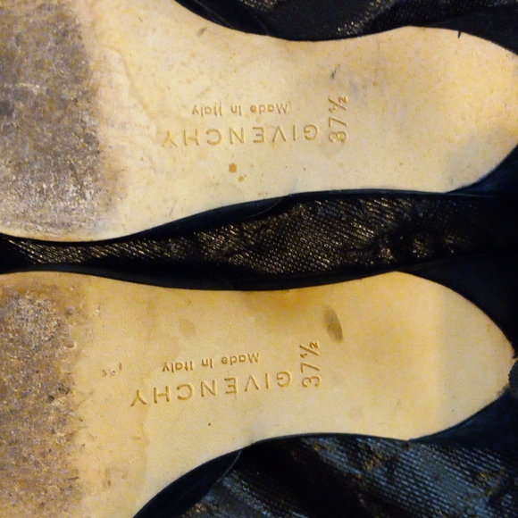 Givenchy black leather Squirtle Buckle in very good condition size 7.5 - Picture 5 of 7